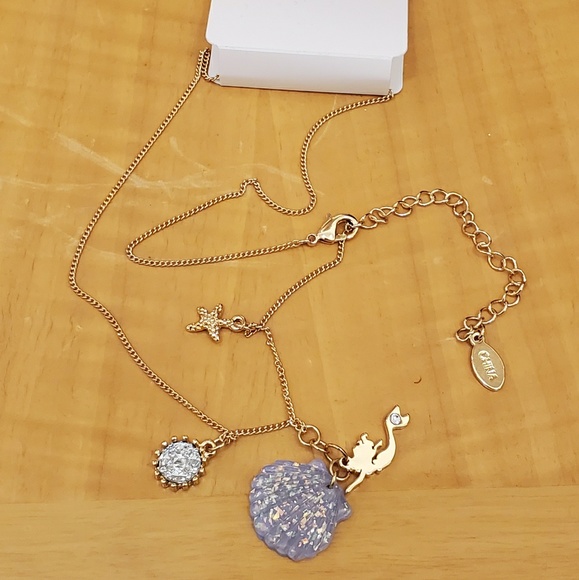 DISNEY PARKS ARIEL SEASHELL STARFISH NECKLACE - Picture 2 of 4